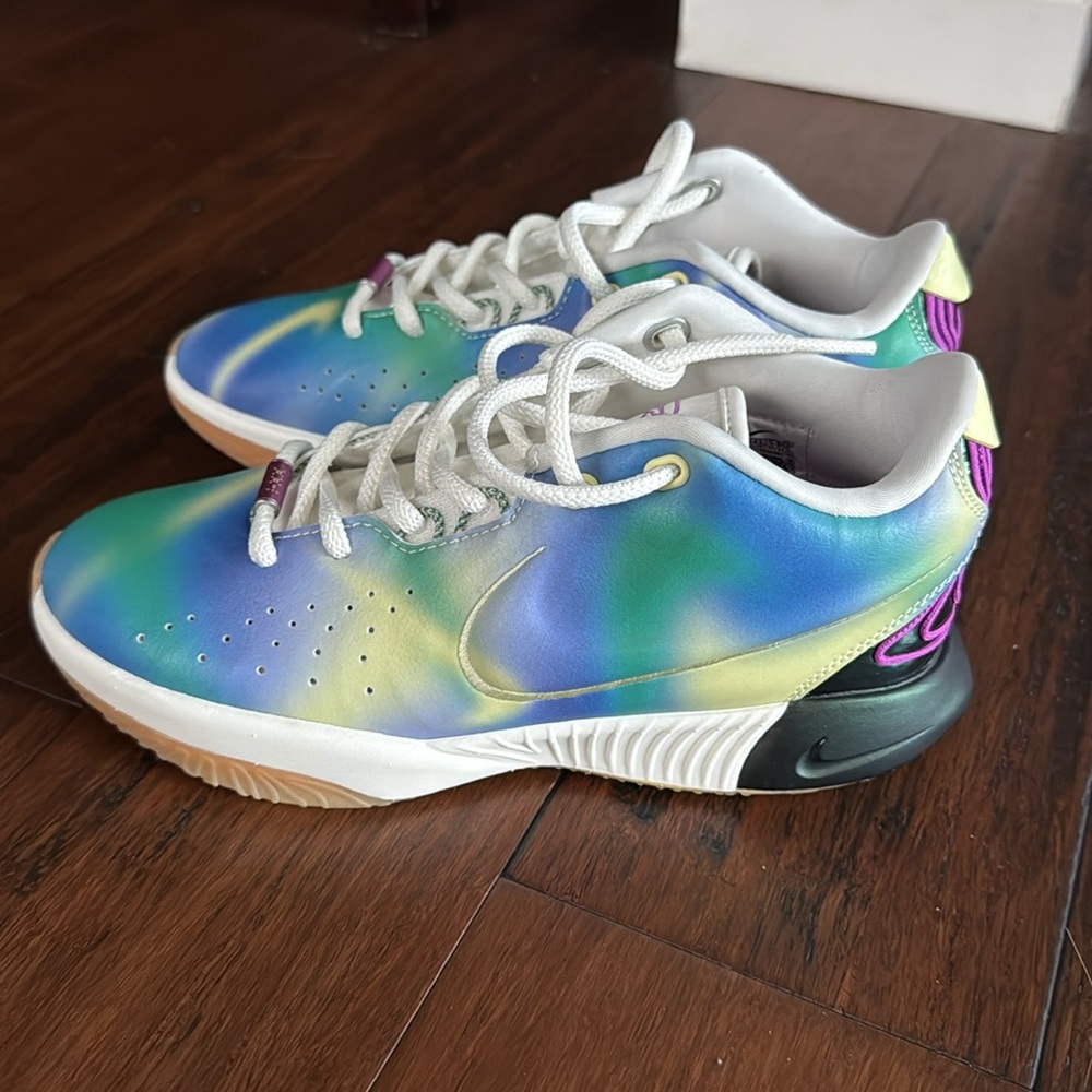 Nike LeBron James XXI SE Shoes